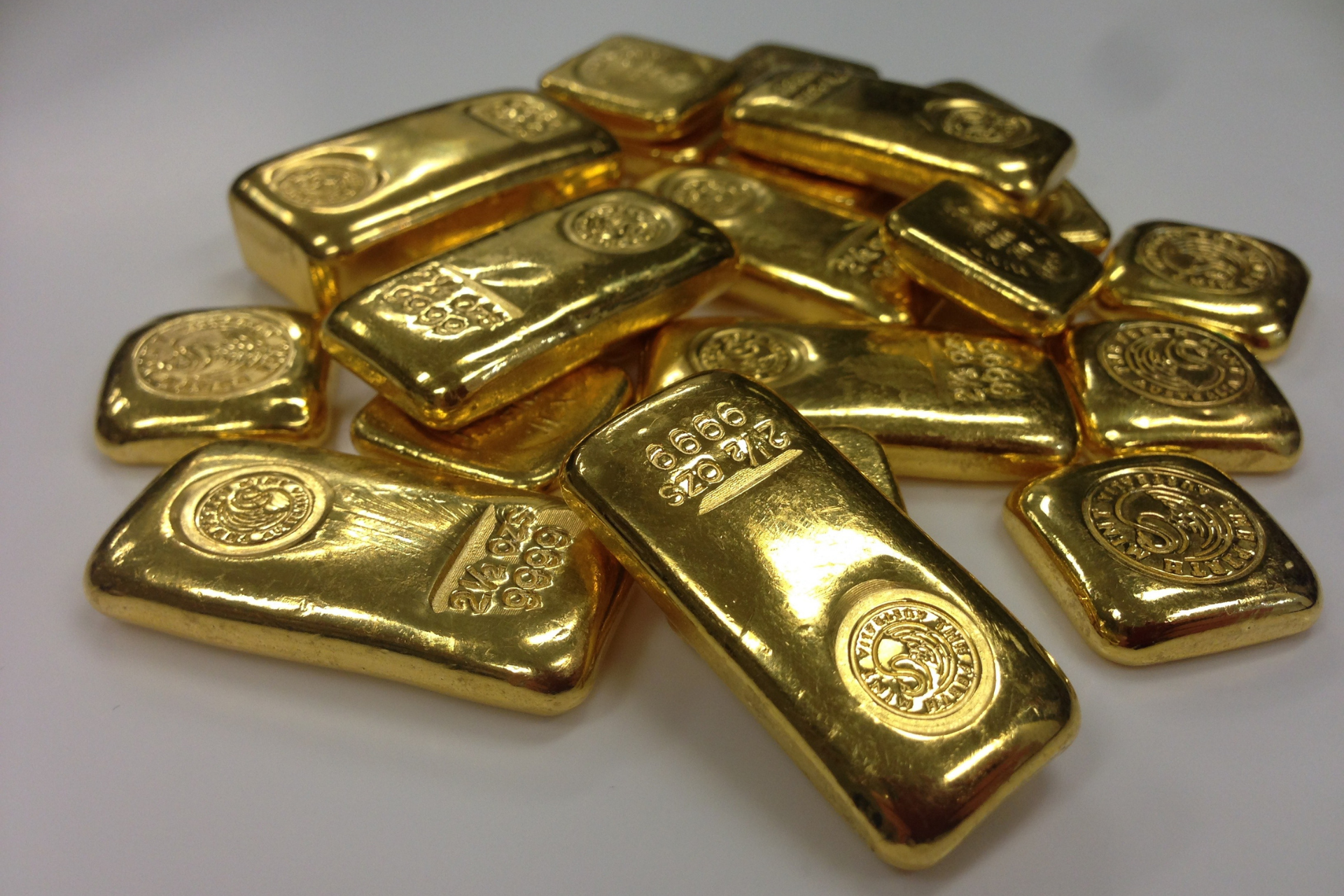 Gold takes a breather after safe-haven demand fuels record run